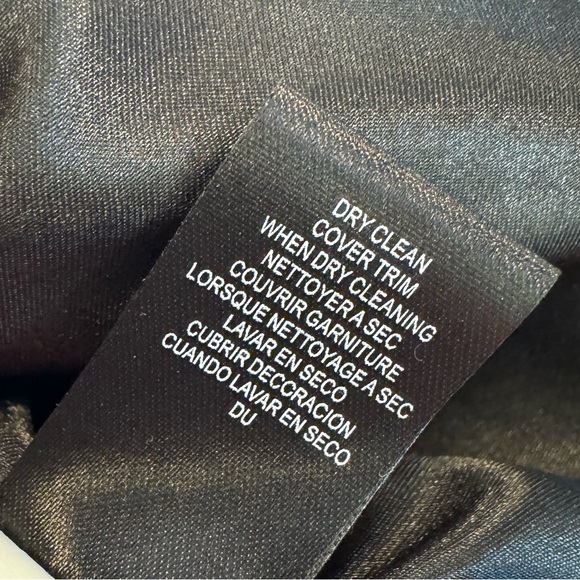 Tahari Leopard Faux Fur Cape - Picture 12 of 13